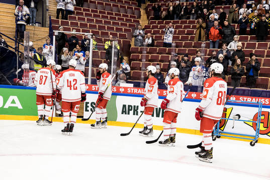 Klagenfurts players looks dejected