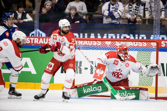 Klagenfurts goaltender Sebastian Dahm  and Klagenfurts