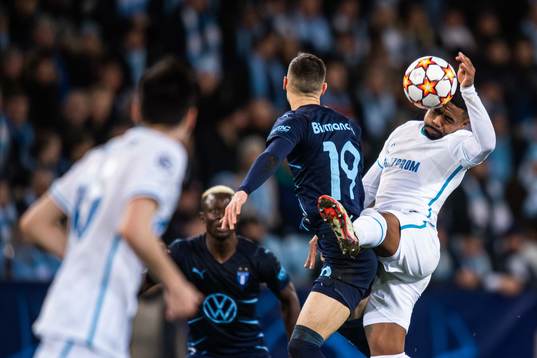 Malcom of Zenit and Veljko Birmancevic of Malmö FF