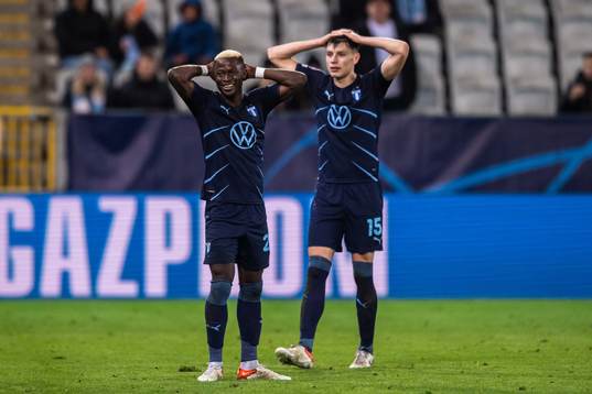 Bonke Innocent and Anel Ahmedhodzic of Malmö FF reacts