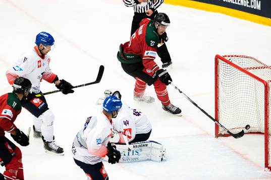 Elmer Söderblom of Frölunda score the 1-0 goal behind