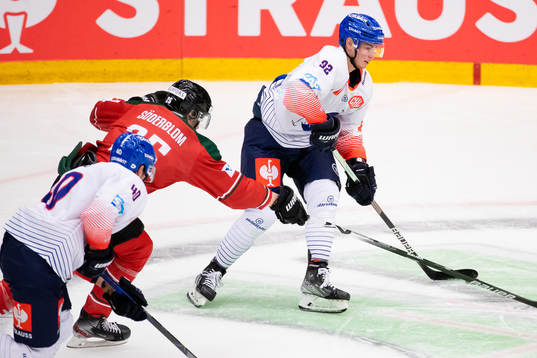 Philipp Preto of Adler Mannheim