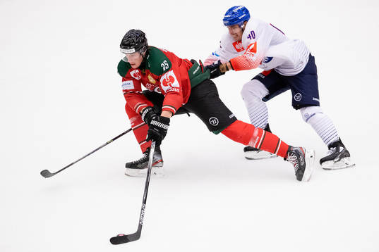 Elmer Söderblom of Frölunda and Valentino Klos of Adler