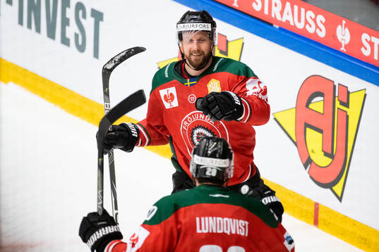 Jan Mursak of Frölunda celebrates scoring 4-1