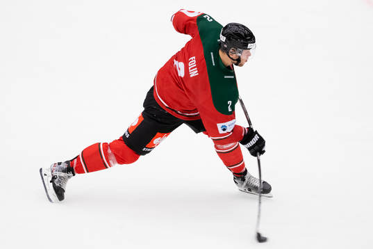 Christian Folin of Frölunda with a shot