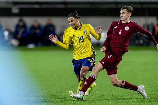 Sveriges Momodou Lamin Sonko och Lettlands Roberts Laurovs