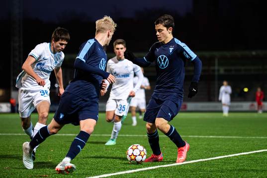 Savva Kotov of Zenit and Ajdin Avdic of Malmö FF