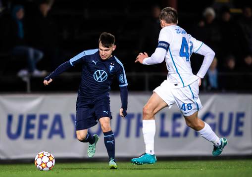 Isak Bjerkebo of Malmö FF and Arsenii Zigangirov of Zenit