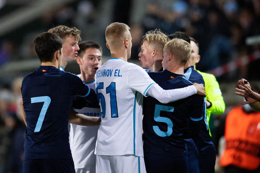 Players of Zenit and of Malmö FF in a dispute