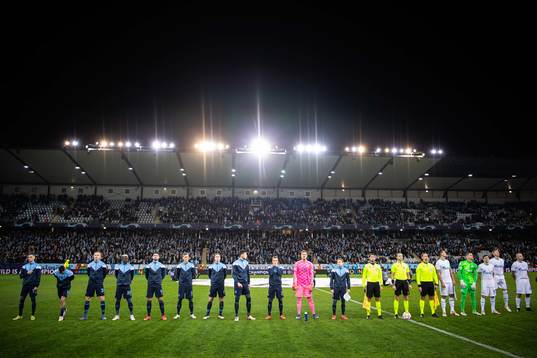 The players at line-up