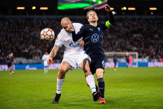 Yaroslav Rakits´kyy of Zenit and Oscar Lewicki of Malmö FF