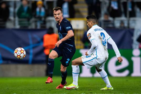 Eric Larsson of Malmö FF and Douglas Santos of Zenit