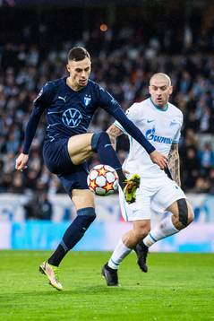 Veljko Birmancevic of Malmö FF and Yaroslav Rakits´kyy of