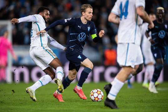 Wendel of Zenit and Oscar Lewicki of Malmö FF