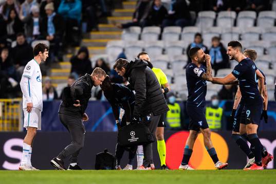 Bonke Innocent of Malmö FF receives medical attention