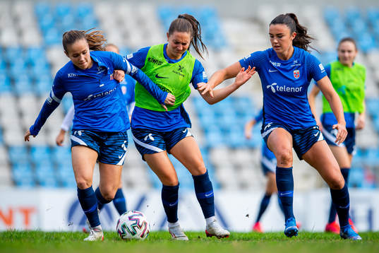 Guro Reiten, Vilde Bøe Risa and Ingrid Syrstad Engen of
