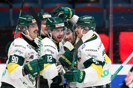 Björklövens Ryan Gropp jublar
