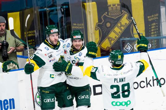 Björklövens Sebastian Selin gör 1-3 och jublar med