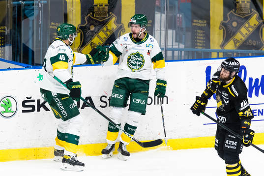 Björklövens Sebastian Selin gör 1-3 och jublar med