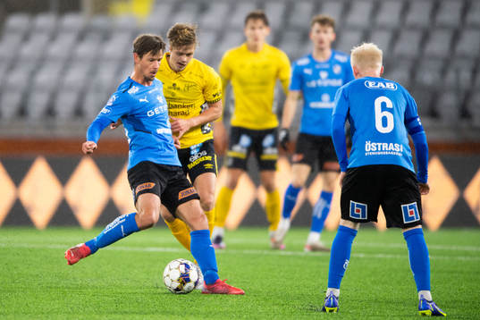 Halmstads Dusan Djuric och Elfsborgs Kevin Holmén