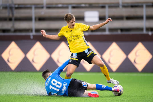 Halmstads Emil Tot Wikström och Elfsborgs Kevin Holmén
