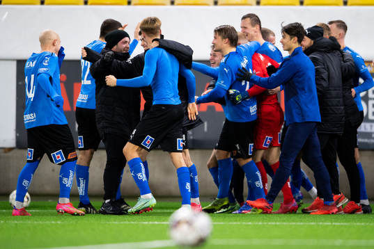 Halmstads spelare jublar