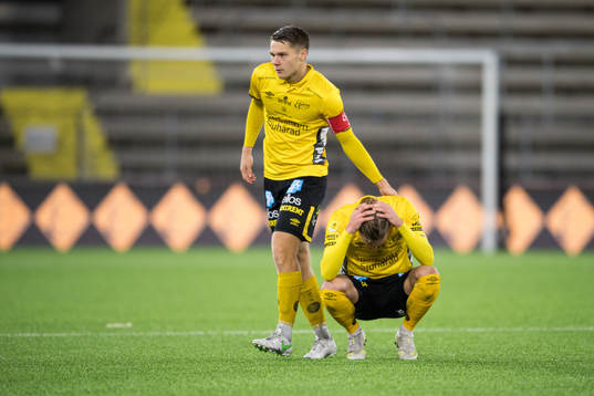 Elfsborgs Gustav Broman och Noah Söderberg deppar