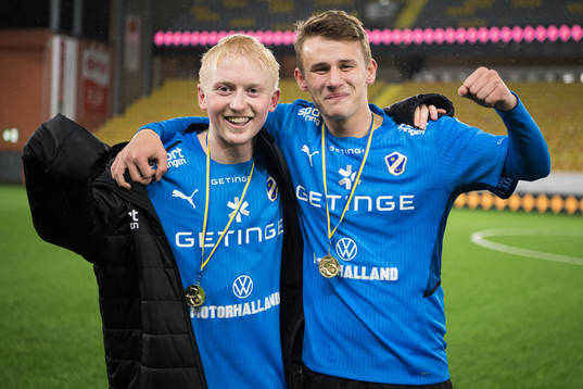 Halmstads spelare jublar