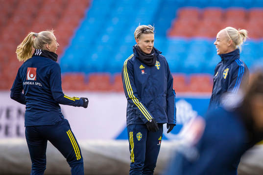 Lina Hurtig och Caroline Seger