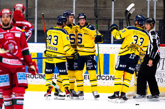 Södertäljes Lucas Nordsäter jublar