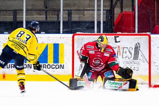 Södertäljes Ludvig Jansson missar straff mot Modos