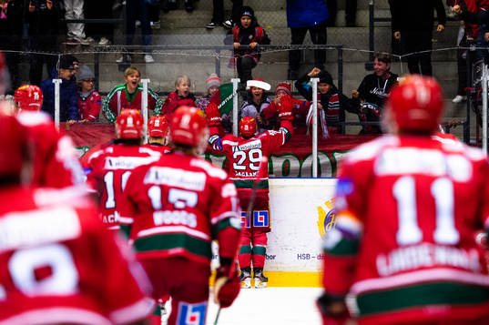 Modos Mikkel Aagaard jublar