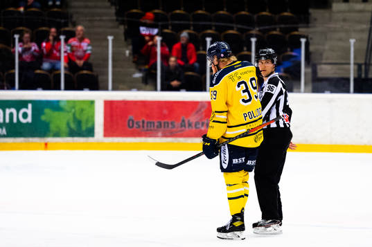 Södertäljes Brett Pollock får matchstraff