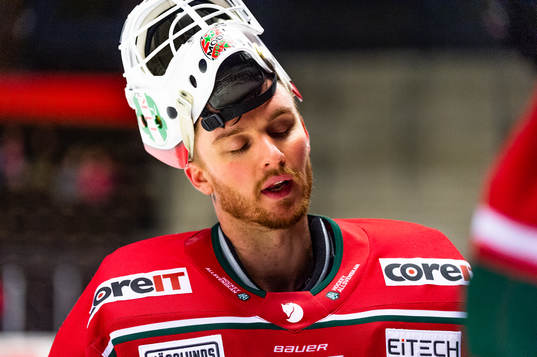 Modos målvakt Tex Williamsson lämnar planen