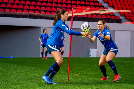 Ingrid Syrstad Engen and Emilie Bosshard Haavi of the