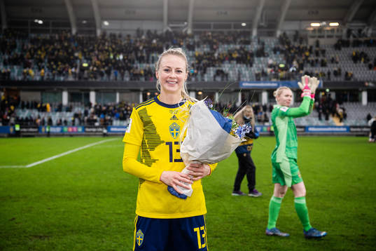 Amanda Ilestedt celebrates her 50th game for Sweden