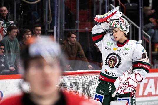 Frölundas målvakt Matthew Tomkins deppar