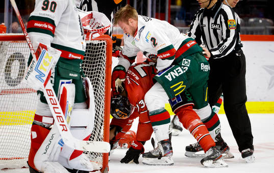 Frölundas Christian Folin och Örebros Oliver Eklind