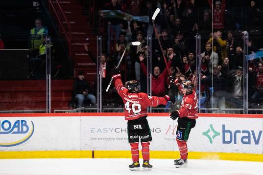 Örebros Elias Ekström och Oliver Eklind jublar