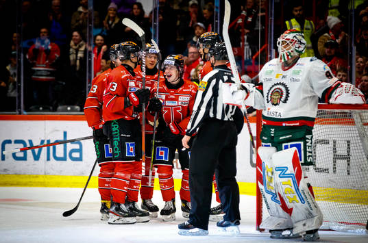 Örebros Elias Ekström gör 5-1 och jublar