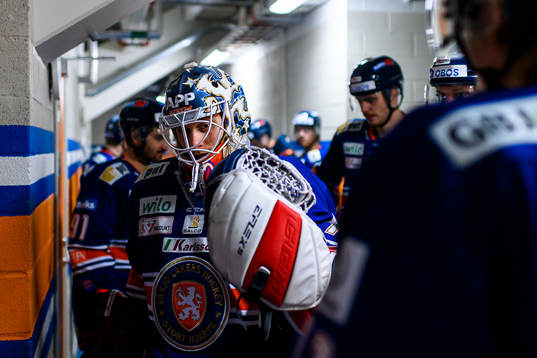 Växjös målvakt Adam Åhman före ishockeymatchen i SHL