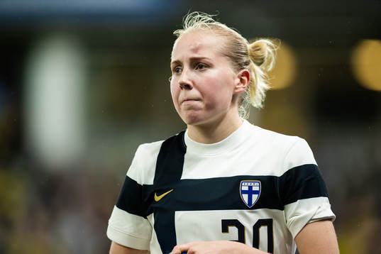 Eveliina Summanen of Finland in pain