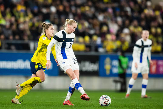 Filippa Angeldal of Sweden and Eveliina Summanen of Finland