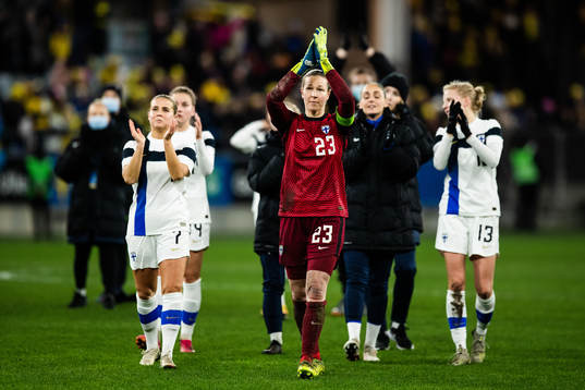 goalkeeper Tinja-Riikka Korpela of Finland