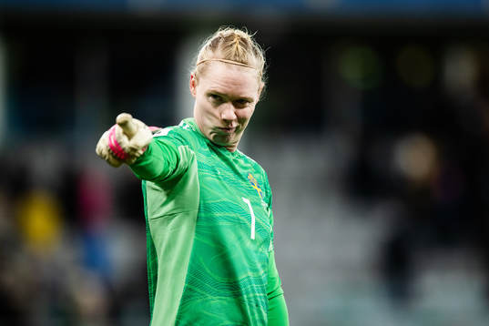 goalkeeper Hedvig Lindahl of Sweden