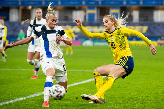 Emma Koivisto of Finland and Sofia Jakobsson of Sweden