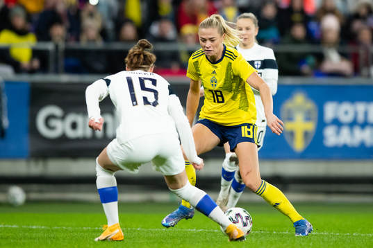 Fridolina Rolfö of Sweden and Natalia Kuikka of Finland