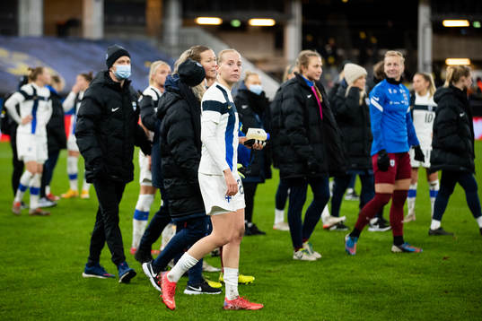 Eveliina Summanen of Finland looks dejected