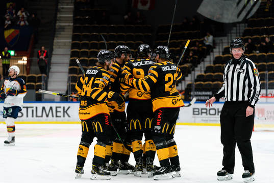 Skellefteås Jonathan Pudas , Linus Karlsson, Melker