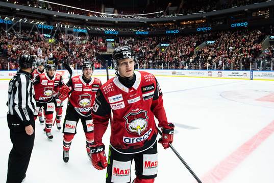 Malmö Redhawks Eric Engstrand jublar